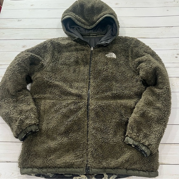 The North Face Boys Mount Camo Printed Reversible Jacket Sz XXL-18/20 - Picture 2 of 12